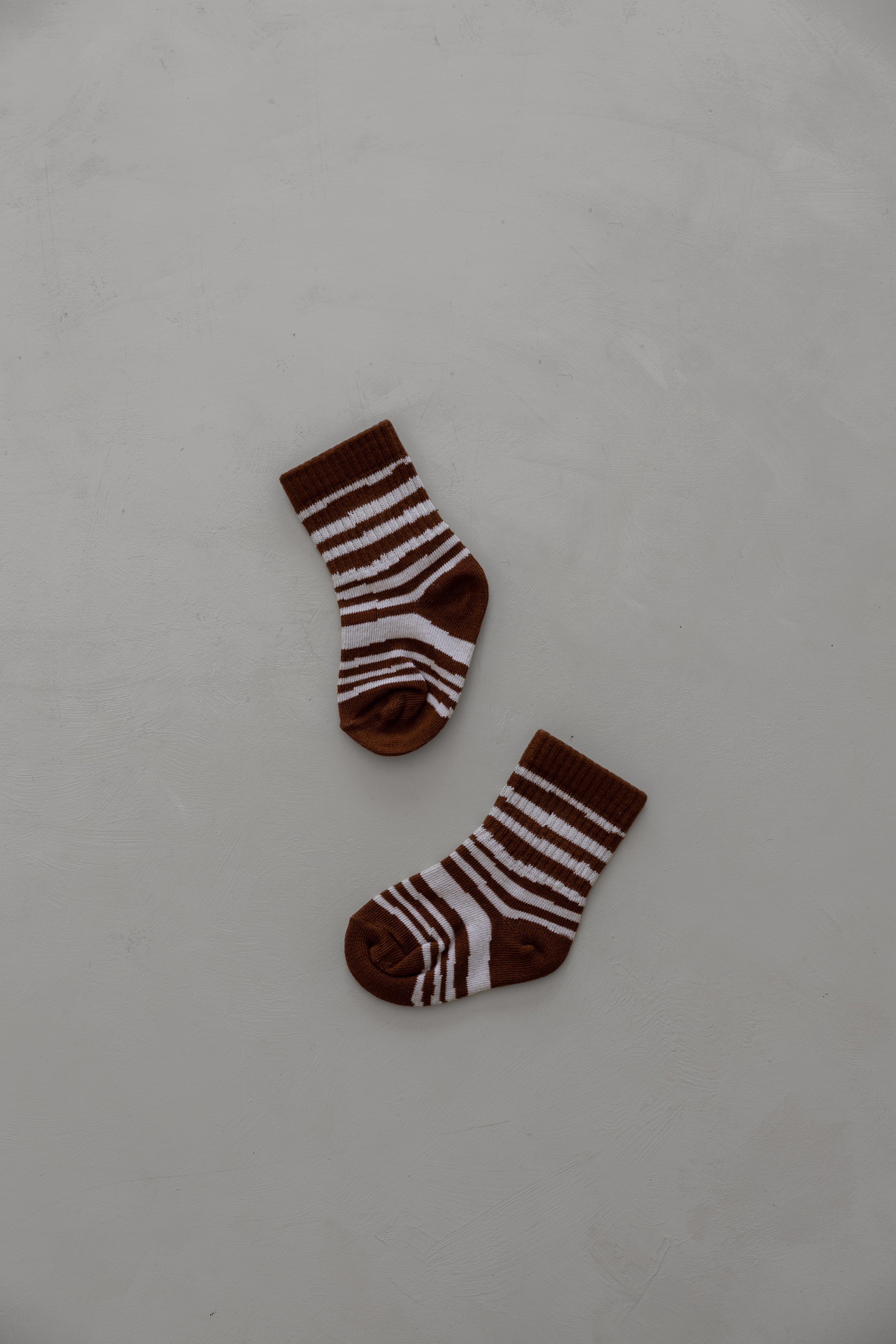 Socks | Wavy Lines