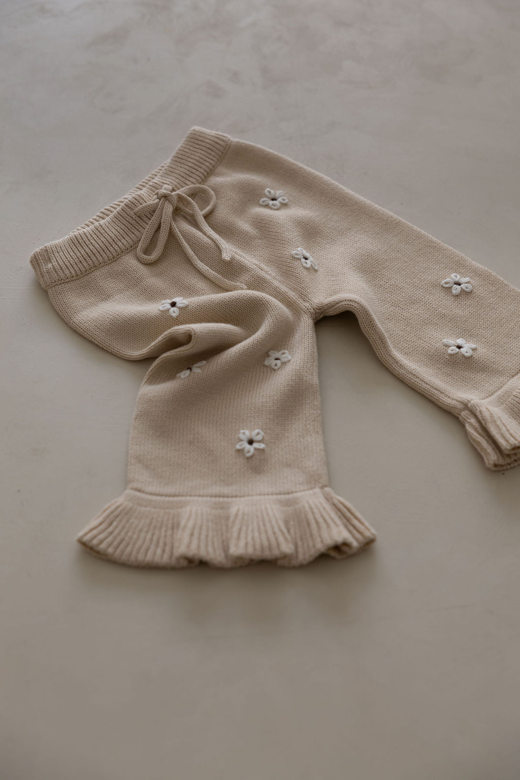 Frill Embroidery Pants | Oat
