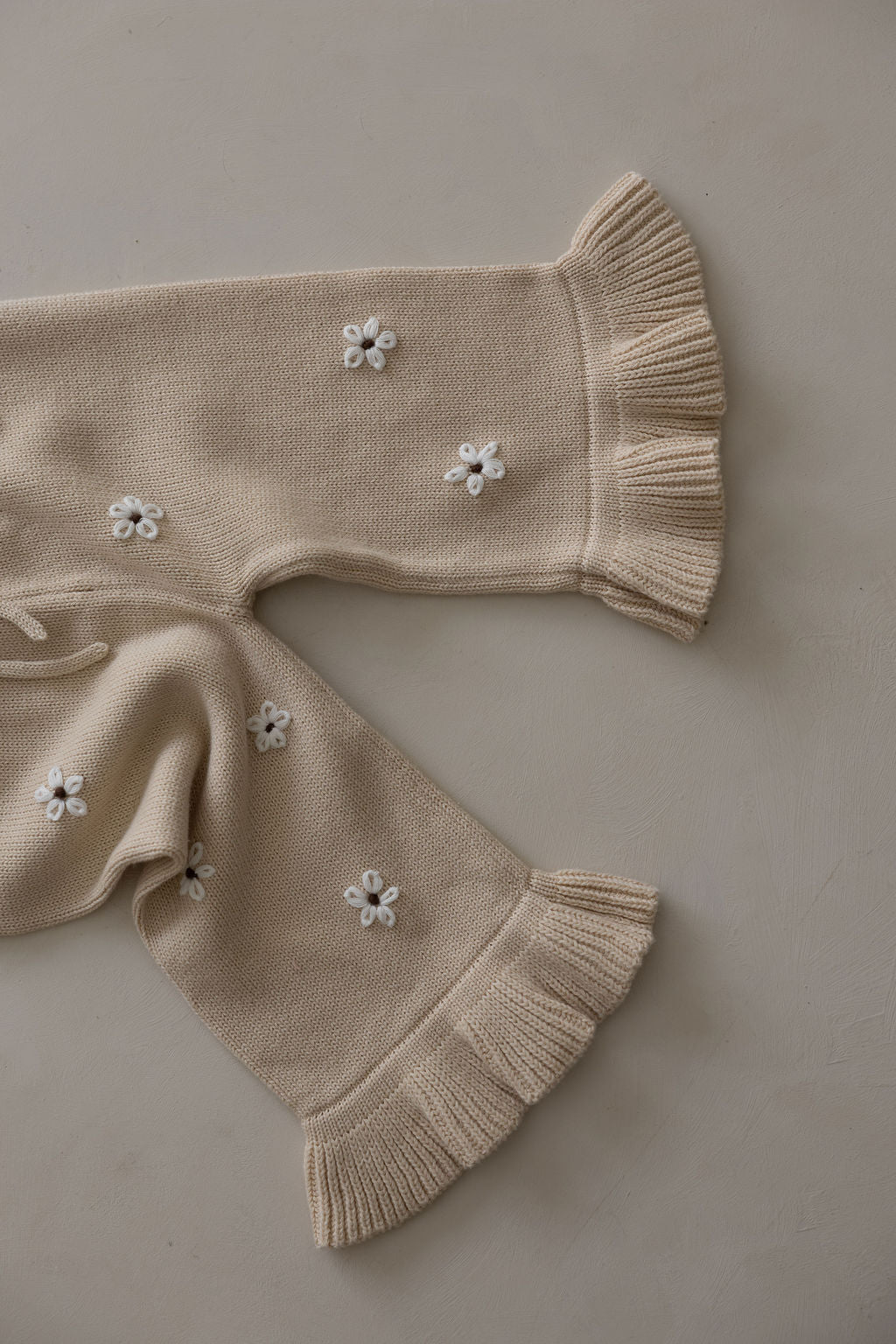 Frill Embroidery Pants | Oat